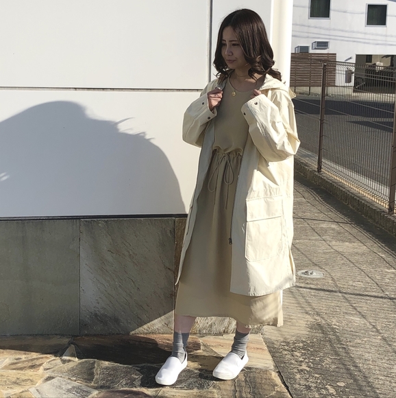 Uniqlo - U Hooded Coat Lightweight Parka Jacket, XS, Creamy White - Picture 2 of 6